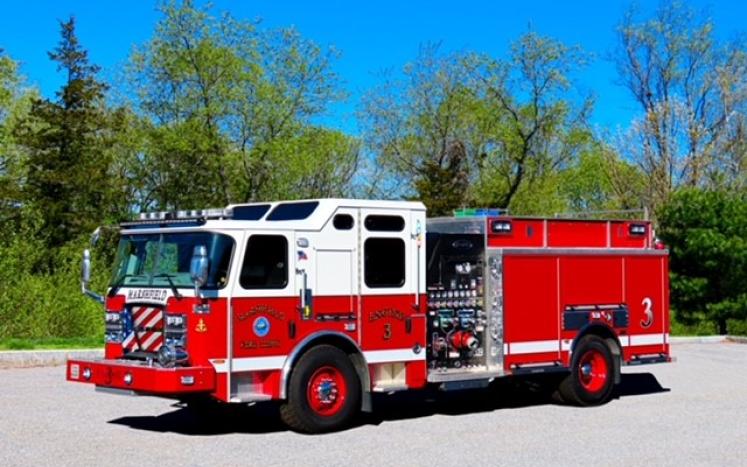 E-ONE Typhoon Side Mounted Pumper manufactured with Type 304L Marine Grade Stainless Steel